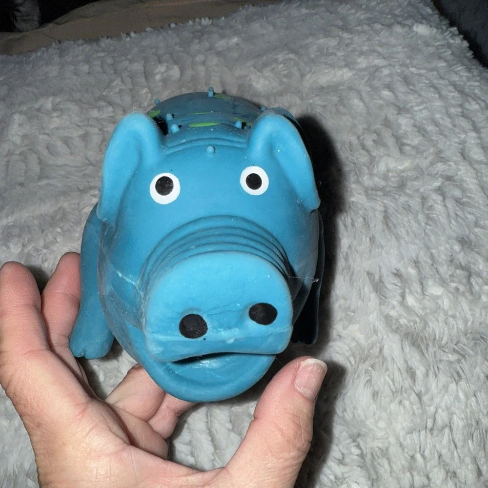 Dog Toys Large Latex Pig that Grunts And 1 Star Wars Squeekie‎  5045